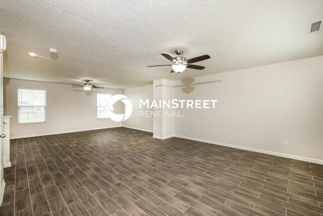 Foto del edificio - 5 Bedroom Pet-Friendly Home in CAMBY, IN with Main Street Renewal
