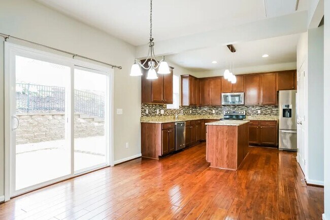 Building Photo - 3432 Sutters Mill Ln