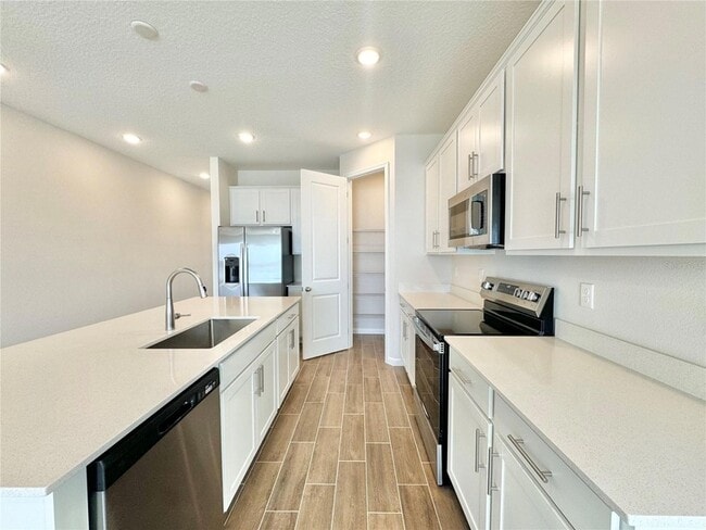 Building Photo - 824 Griffon Ave