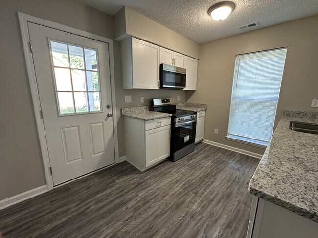 Foto del edificio - 6135 Sunbridge Ct