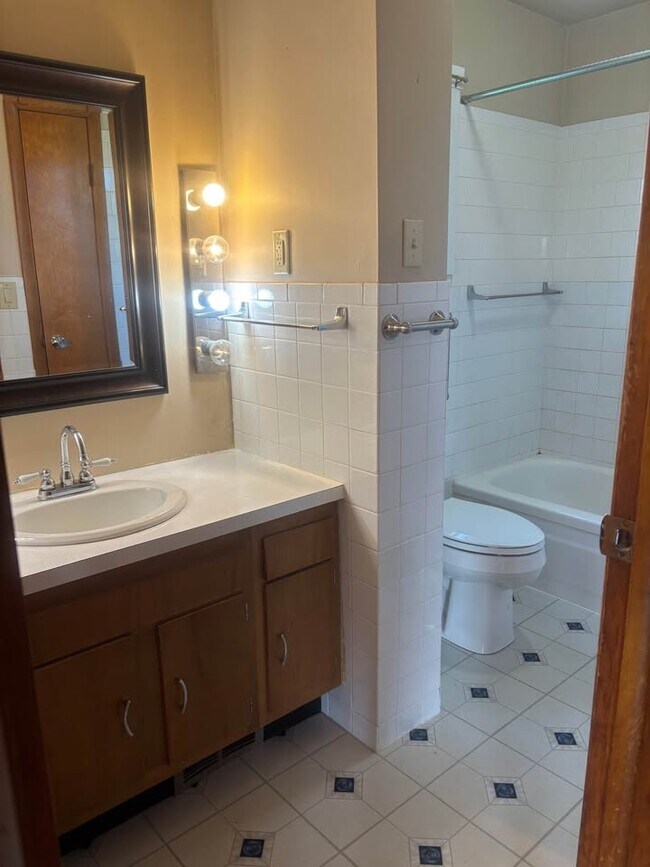 Baño - 1884 OH-121
