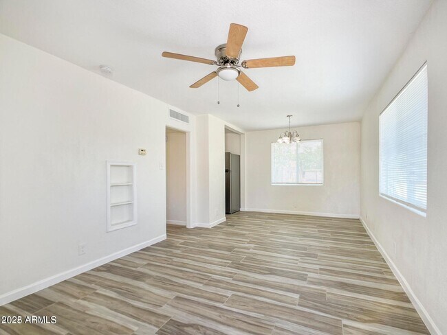 Foto del edificio - 2109 W Hayward Ave