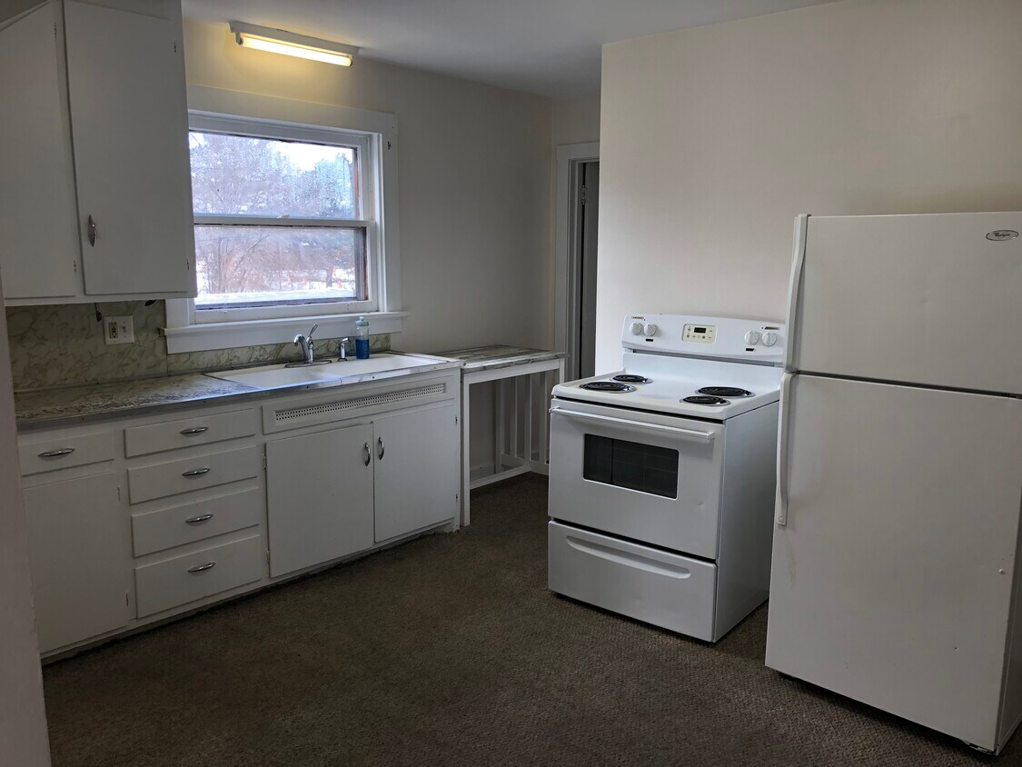 Primary Photo - 124 Meeks Ave