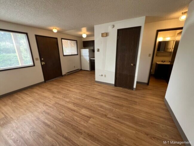Foto del edificio - 1 br/1 bath valley 4plex - ground floor unit