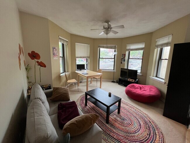 Photo - 1427 Commonwealth Ave Apartment