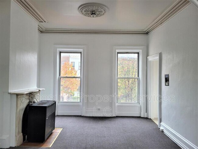 Foto del edificio - 250 Lark St