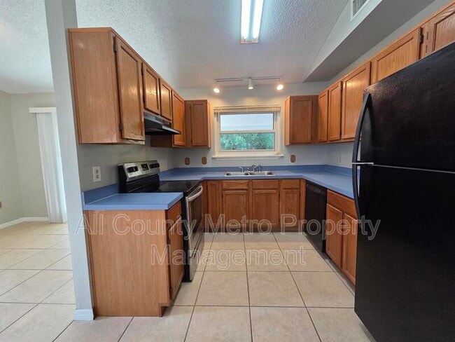 Building Photo - 2476 Pine Chase Cir