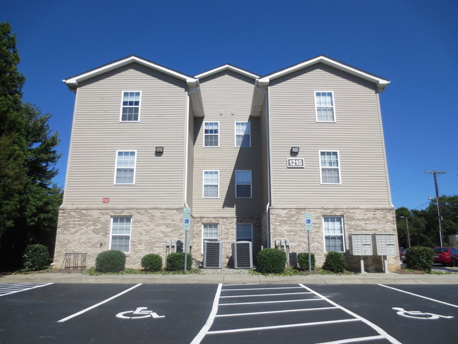 Building Photo - The Edge Student Apartments