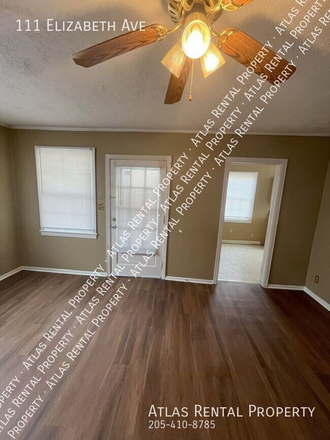 Foto del edificio - 111 Elizabeth Ave