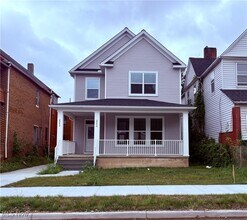 Building Photo - 2240 E 97th St