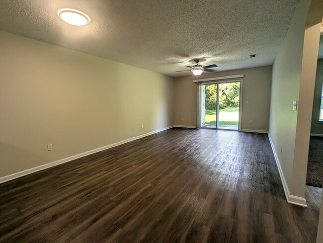 Building Photo - 127 Plantation Point Dr