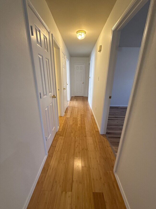 Foto del edificio - 1304 Ollie Dr