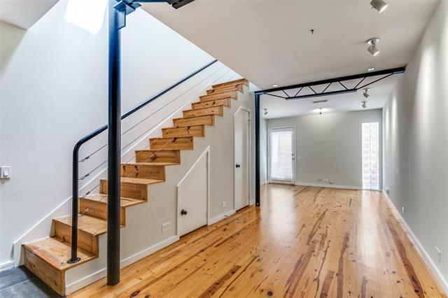 Building Photo - 4242 Buena Vista St