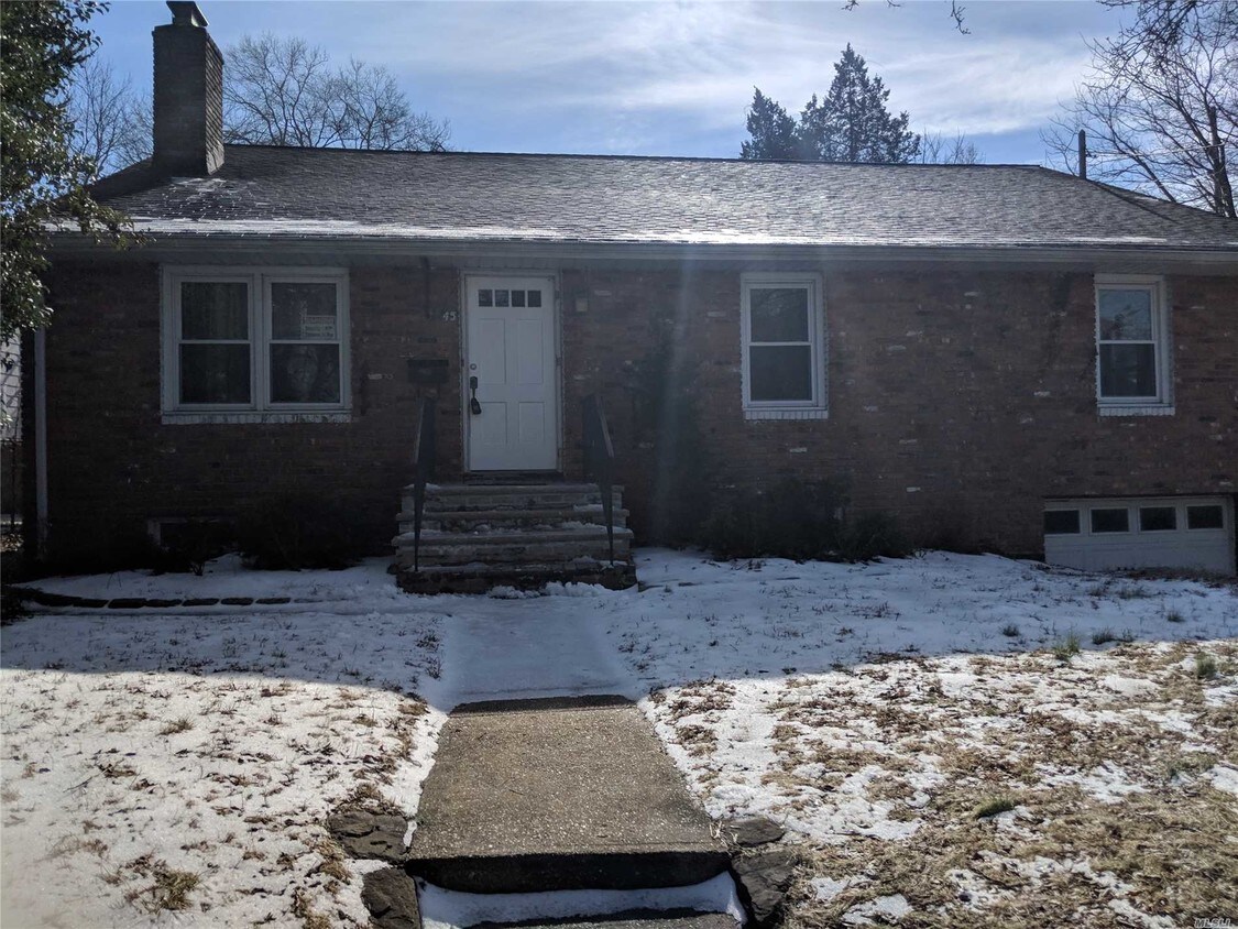 Primary Photo - 45 Adams St