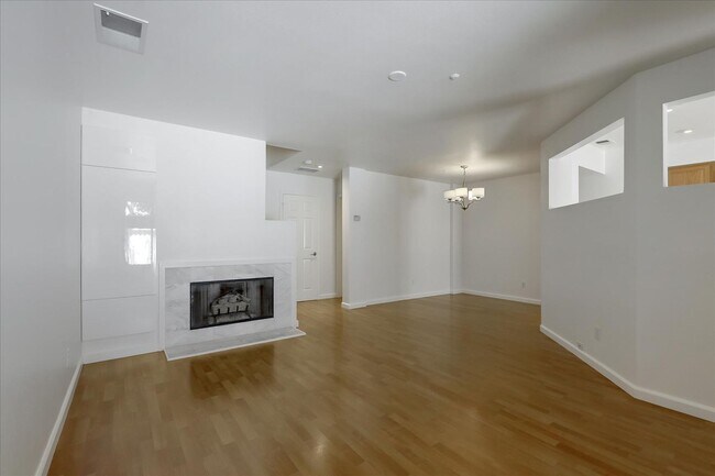 Foto del edificio - 6321 Island Pine Way