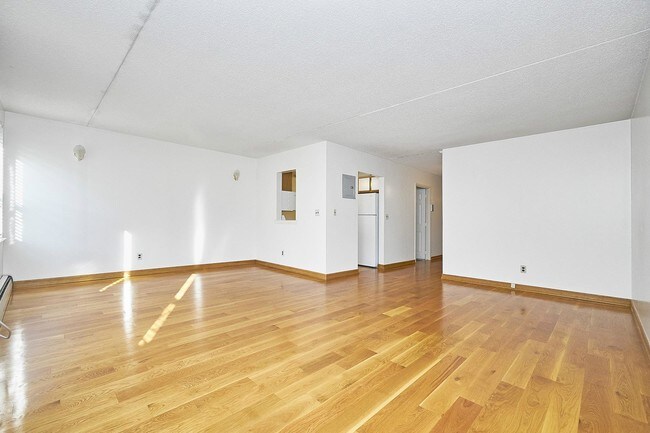 Building Photo - 227 W 122nd St