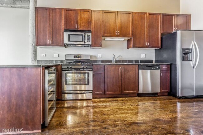 Foto del edificio - 1 br, 1 bath Condo - 809 E 40th St