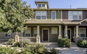 Building Photo - **Stunning 3-Bedroom End Unit Townhome - M...