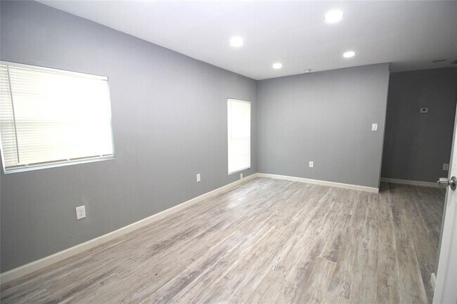 Foto del edificio - 701 Koehl St