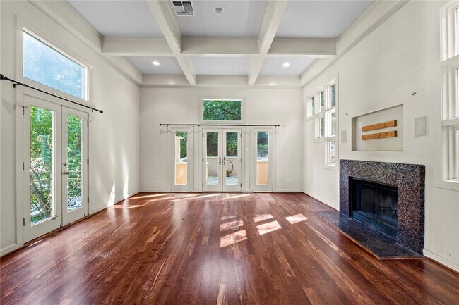 Foto del edificio - 3307 Rivercrest Dr