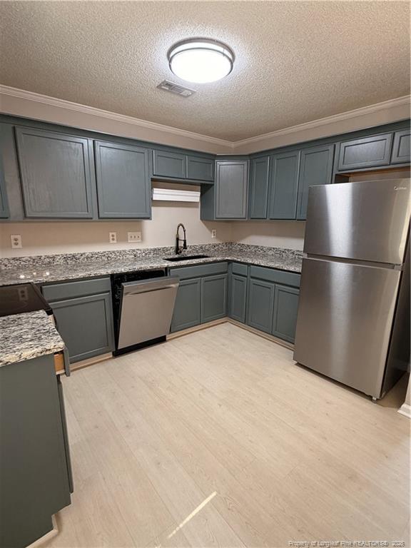 Building Photo - 529 Coronation Dr