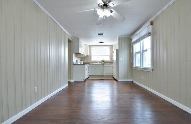 Building Photo - 2649 Dartmouth Ave N
