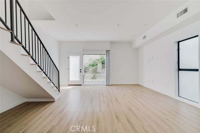 Foto del edificio - 536 E San Jose Ave