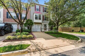 Building Photo - 6400 Lureta Ann Ln