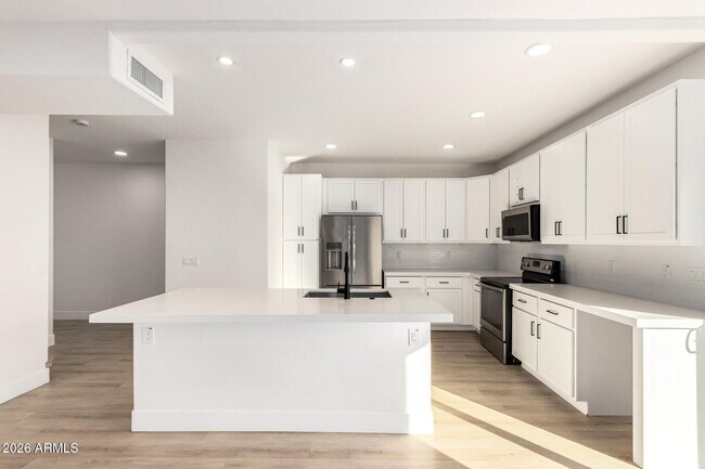 Building Photo - 3034 N 39th St