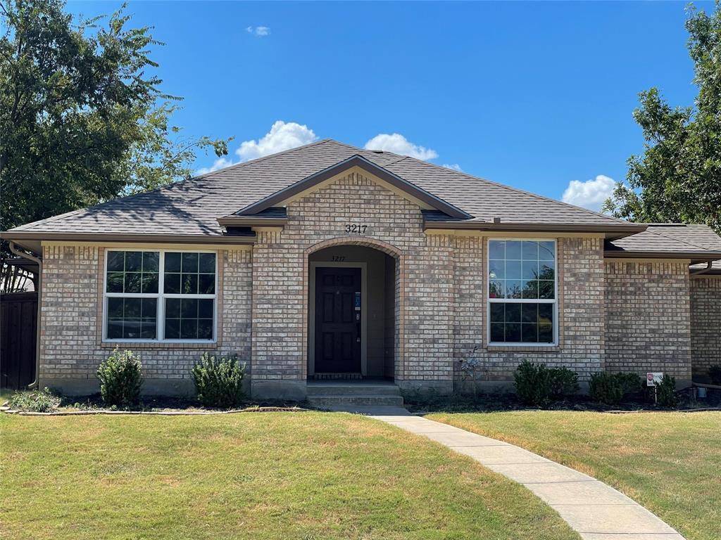 Foto principal - 3217 N Bell Ave