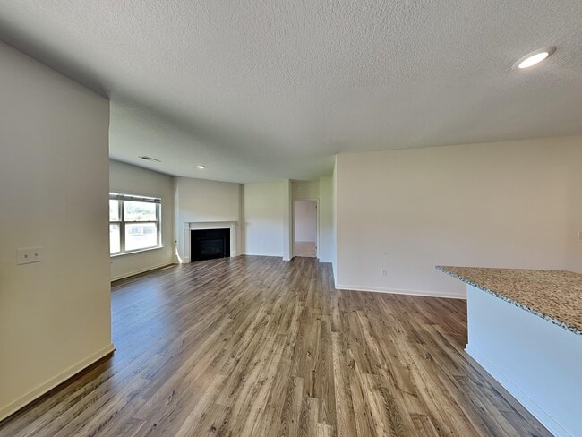 Building Photo - 39 Empire Ln