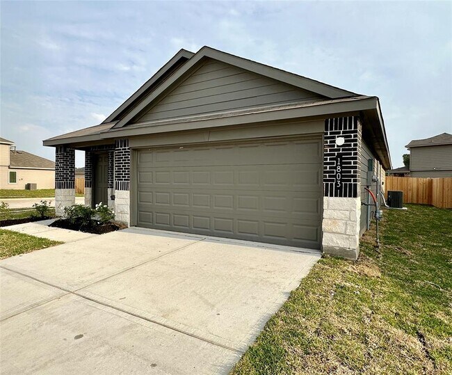 Building Photo - 1803 Holston Hills Dr