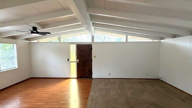 Building Photo - Martinez! 3 bedroom 1 bath Single family home!