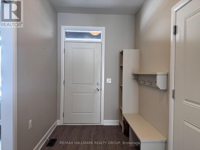 Building Photo - 1547 Flanders Rd