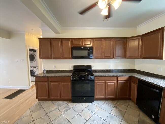 Building Photo - 4 br, 2 bath House - 214 N 1st St # 1 #1