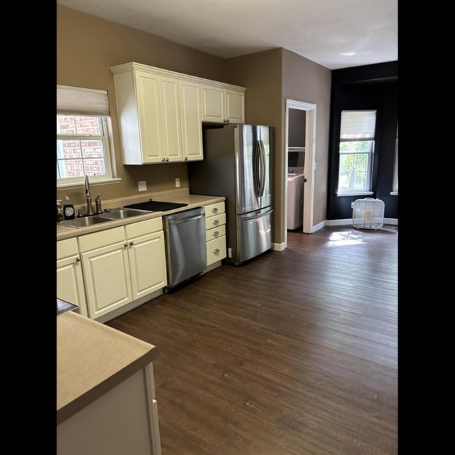 Building Photo - 605 Adens Woods Ct