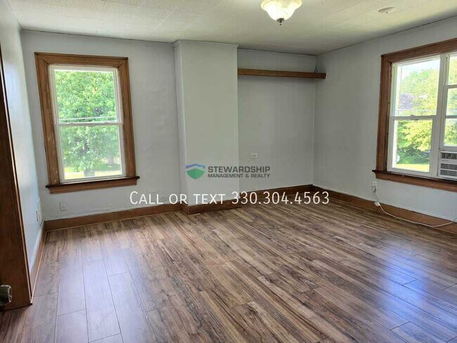 Foto del edificio - 104 6th St NE