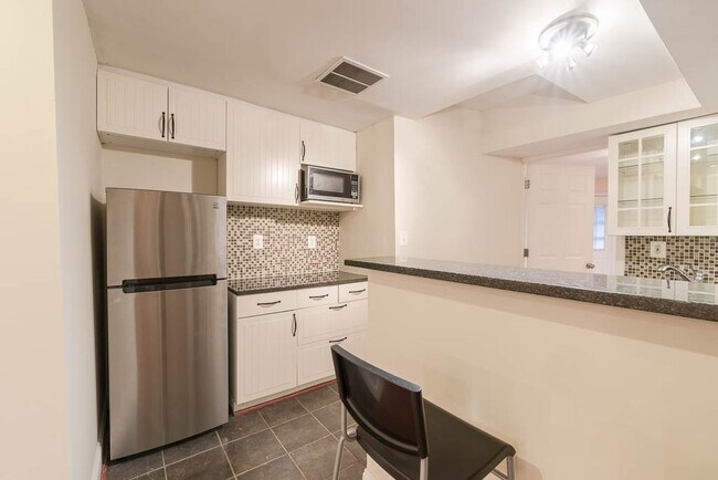 Foto del edificio - 3424 13th St NW