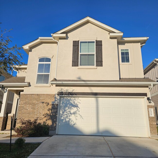 Building Photo - Beautiful 4 Bedroom Home!