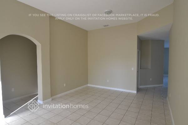 Building Photo - 1412 NE 40th Ave