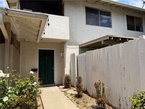 Building Photo - 619 S Cypress St