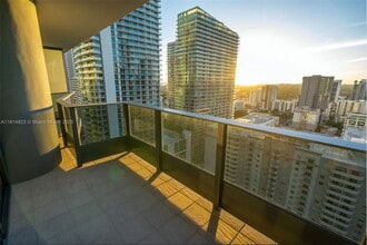 Building Photo - 1000 Brickell Plaza