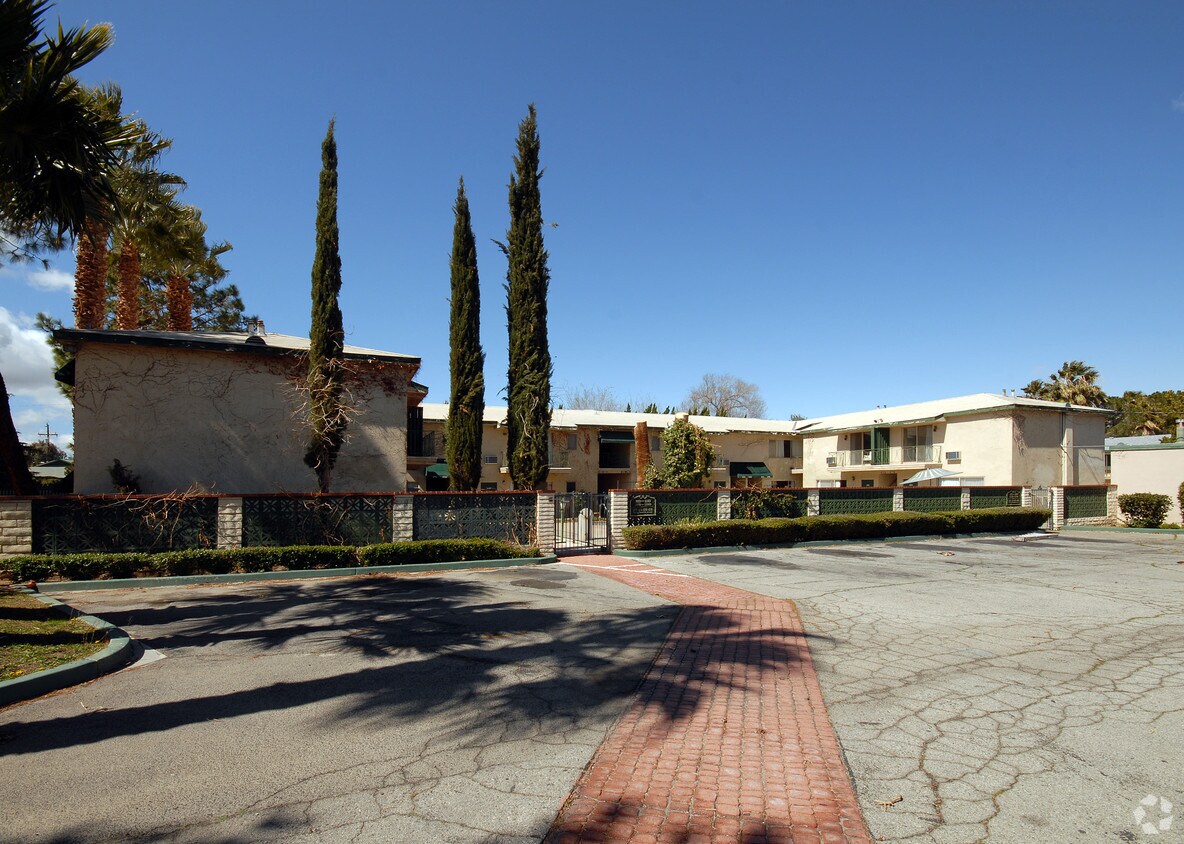 Primary Photo - 44222 Beech Ave