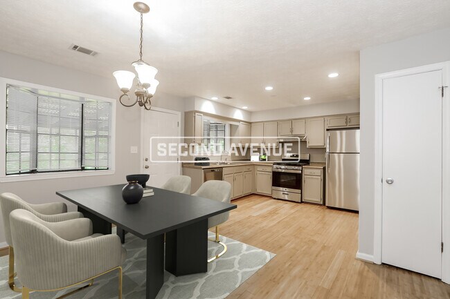 Building Photo - 3032 Drexel LN