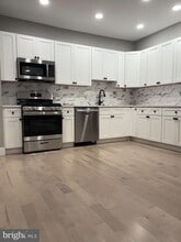 Building Photo - 2840 W Girard Ave
