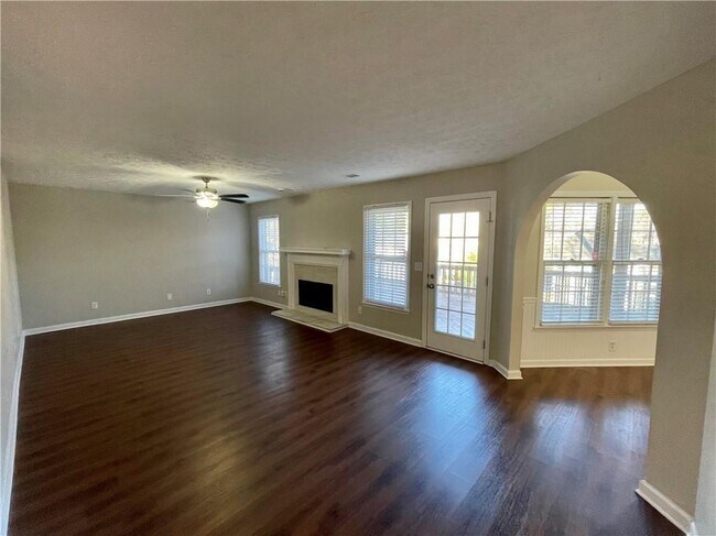 Foto del edificio - 5002 Sandyhook Ct NW