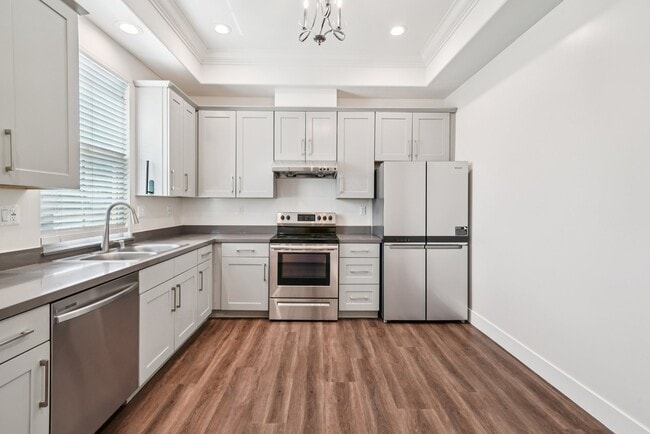 Building Photo - 1404 S Alta Vista Ave