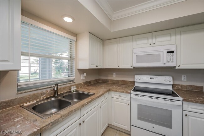 Foto del edificio - 325 SE 26th Terrace