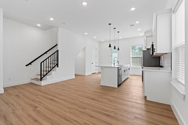 Foto del edificio - 9437 Pembrook St