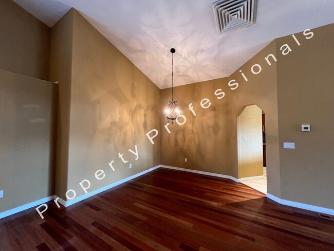 Building Photo - Large home for RENT in Rifle